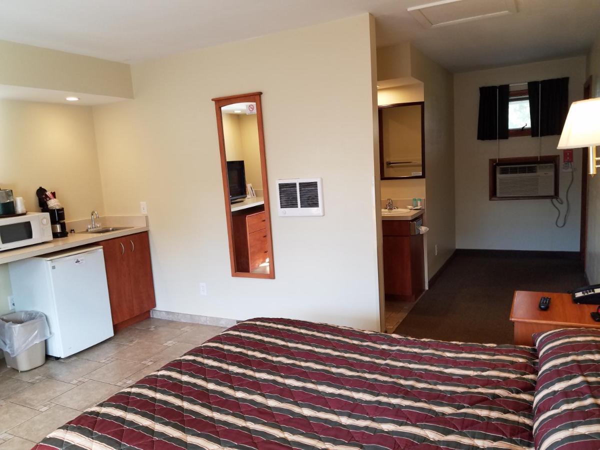 Black Hawk Motel & Suites Уисконсин Делс Екстериор снимка