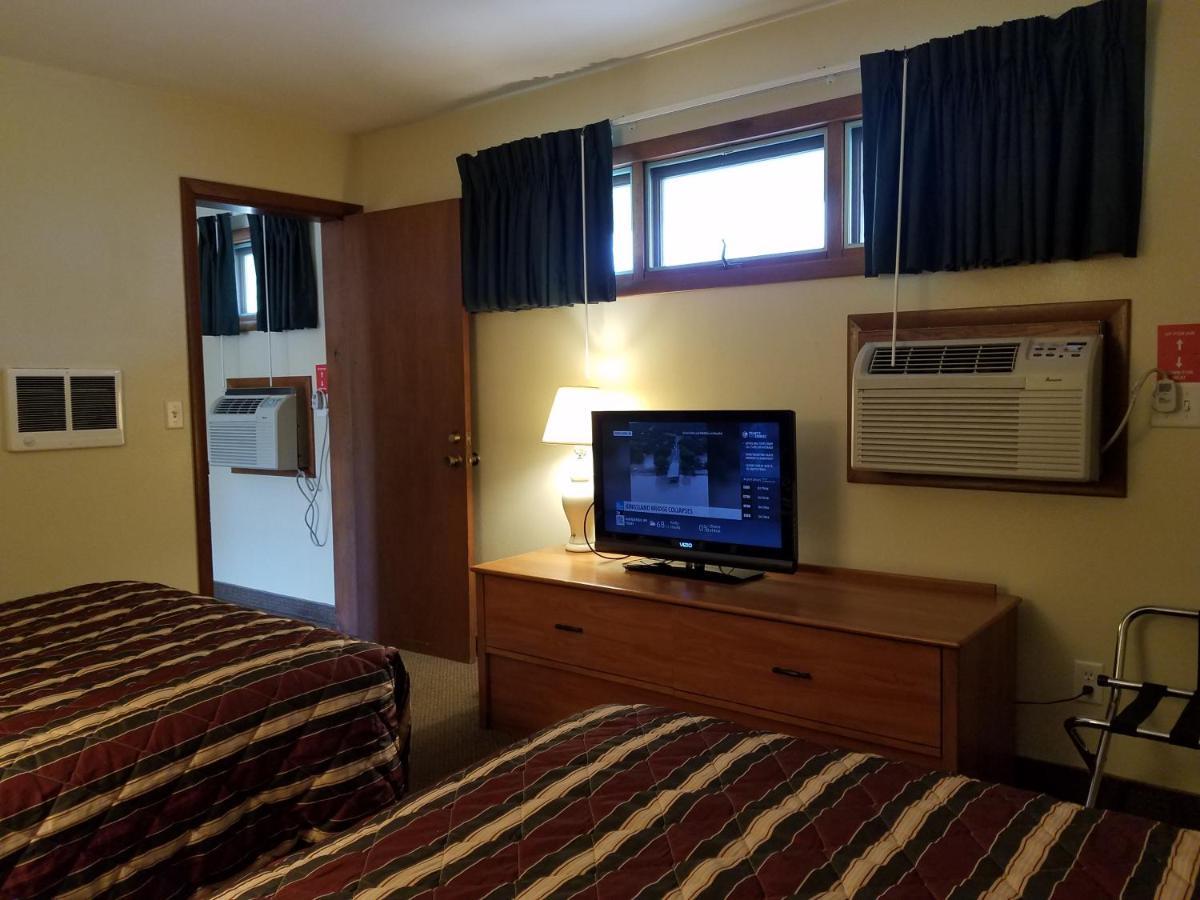 Black Hawk Motel & Suites Уисконсин Делс Екстериор снимка
