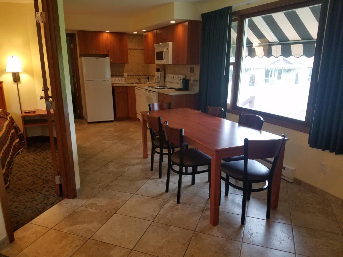 Black Hawk Motel & Suites Уисконсин Делс Екстериор снимка